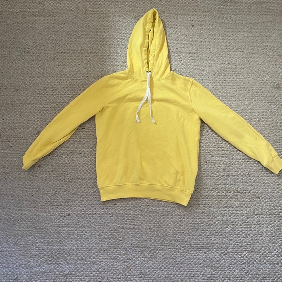 Yellow sweatshirt - Picture 1 of 3